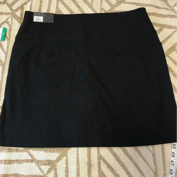 S.C. & Co. Classic Black Skort - Picture 8 of 12